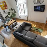 Budapestayz - Izabella 아파트 *