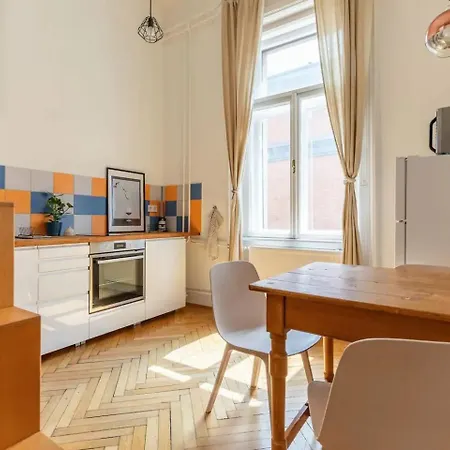 Budapestayz - Izabella *