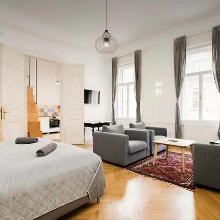 Budapestayz - Izabella